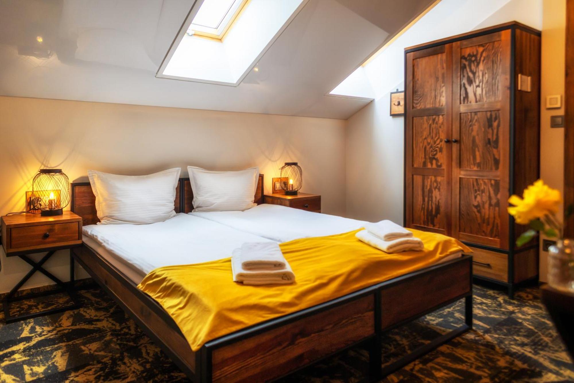 Pawie Oczko Aparthotel *